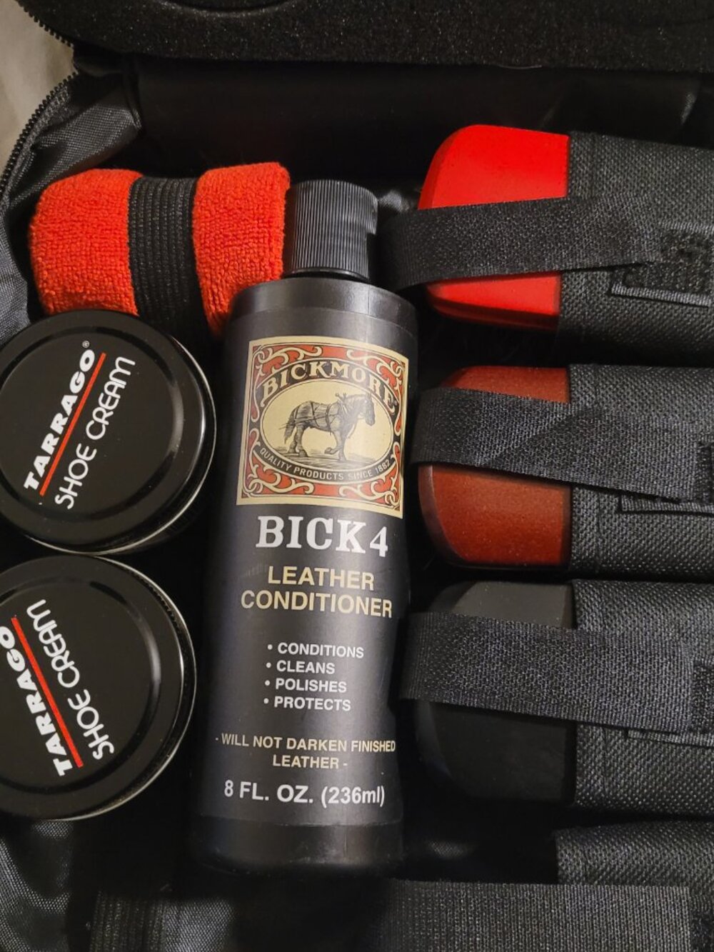 Bickmore Shoe Care / Shoe Shine Kit, Bick 4 Leather Conditioner, Travel Case - Picture 2 of 8